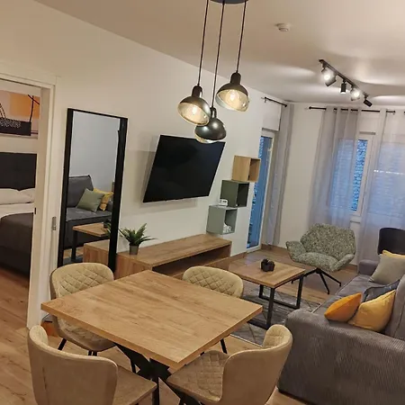 Lägenhet Surcin Central Stay *